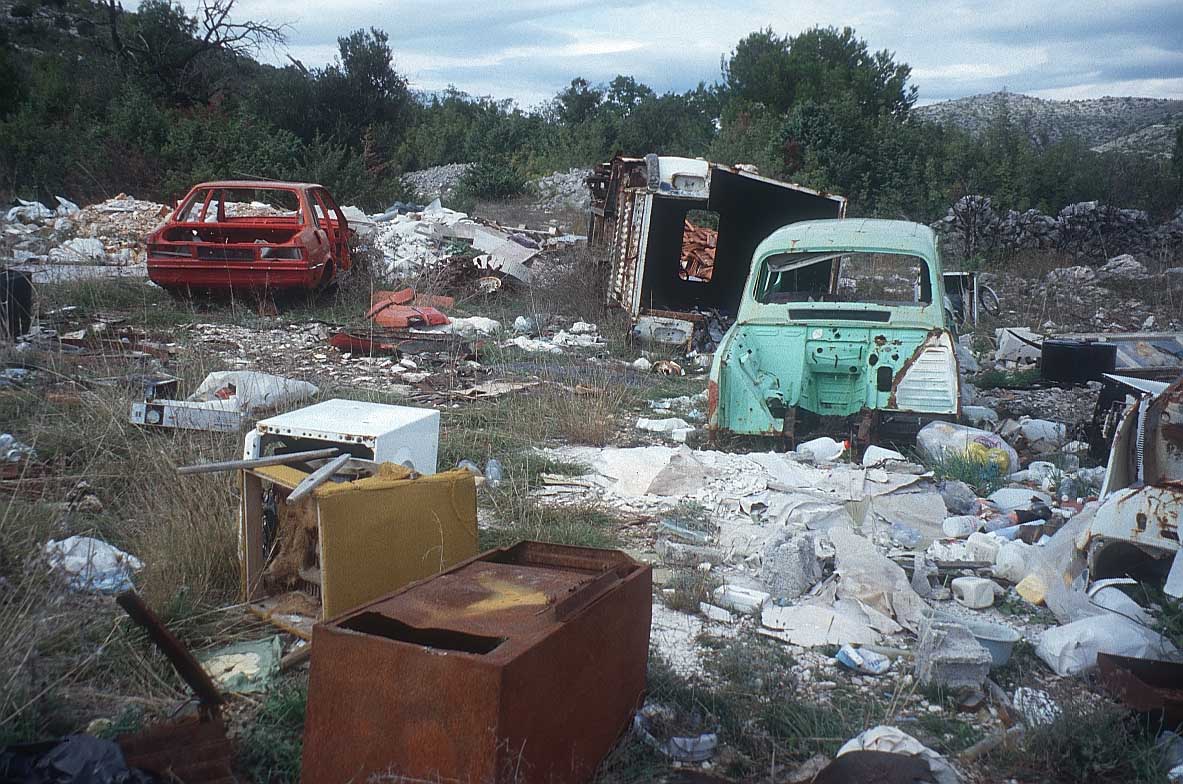 hmm recycling - When do you think everyone would understand the importance of rrecyccling .....Especially since we have loads of garbage strewn around all ove rthe world .thrown by rednecks and their equivalents .Well hope this piic motivates u to recycle and not litter garbage