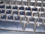 the keyboard - this keyboard is not working, full of dust