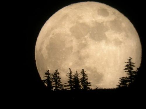 supermoon - This so-called "supermoon" appears extra big and extra bright.