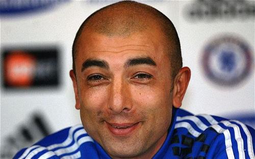 Roberto Di Matteo smiles... - Roberto Di Matteo - Chelsea Manager