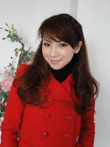 this woman is 42 years old and have a 20 year old - she looks like a teenager this woman is 42 years old and have a 20 year old - she looks like a teenager