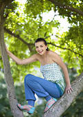 climb with me! :) - come and let's climb a tree! I know we can make it! :)