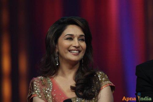 Madhuri Dixit - madhuri Dixit in Jhalak Dikhalaja.