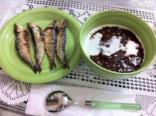 Champorado and tuyo - This champorado and tuyo is a popular snack duo in the Philippines. I think this is only in the Philippines and only true Pinoy can truly appreciate eating tuyo with champorado. Wanna try?