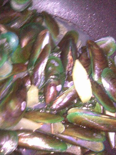 Mussels in ginger soup - These is a main dish