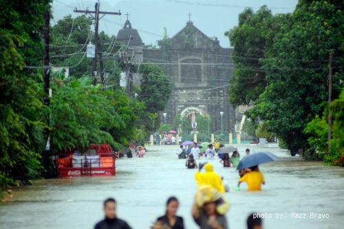 bacnotan la union church - flooded way to the church bacnotan la union church - flooded way to the church
