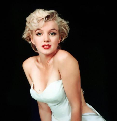 Marilyn Monroe - Marilyn in a white dress