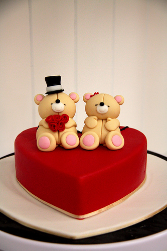 maroon cake - cake for engagement