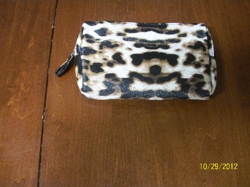 Make-up bag - Here is a picture of my free make-up bag.