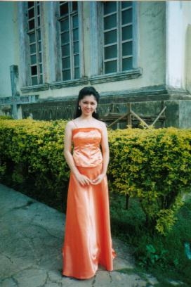 Orange Lady - maid of honor of my cousin's wedding last march, 2006 in Carmen, Bohol Philippines... This is a place where you can see the well-known CHOCOLATE HILLS..Just visit here in my place and I can be your tour guide.