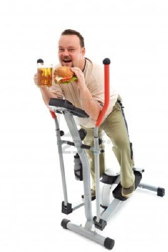 exercise your meal - image of a person eating while having an exercise