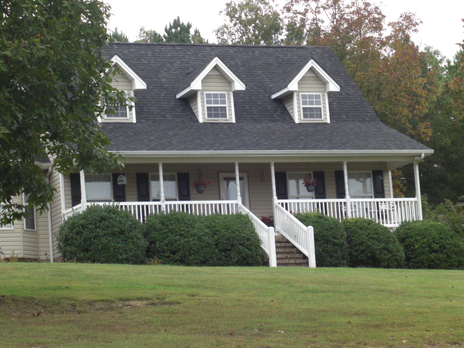 Keep the front of your home tidy and show-ready!