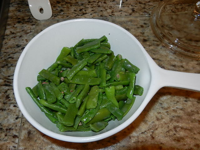 Just enough Green Beans for dinner! Just enough Green Beans for dinner!