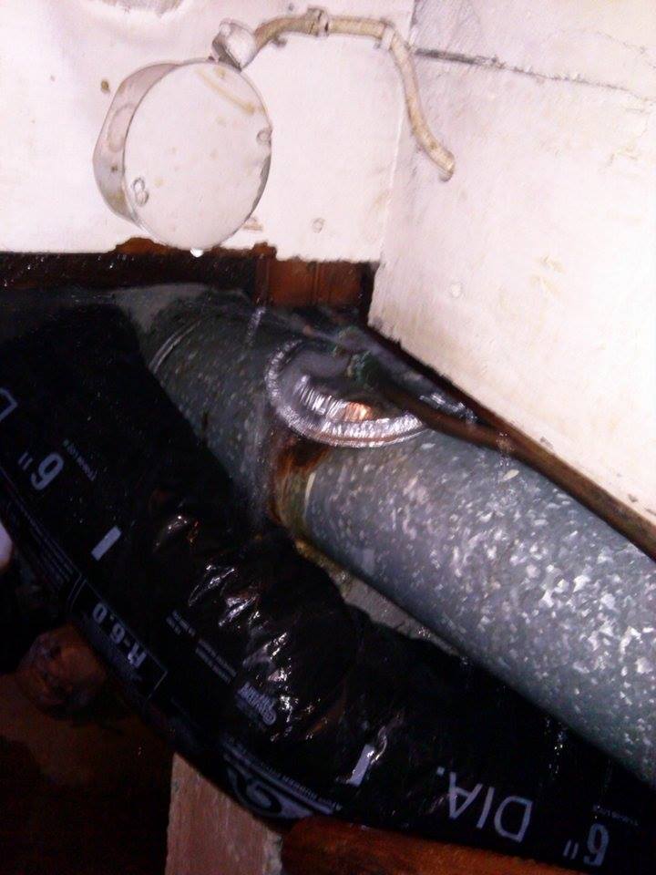The pipe spraying water in the cellar The pipe spraying water in the cellar