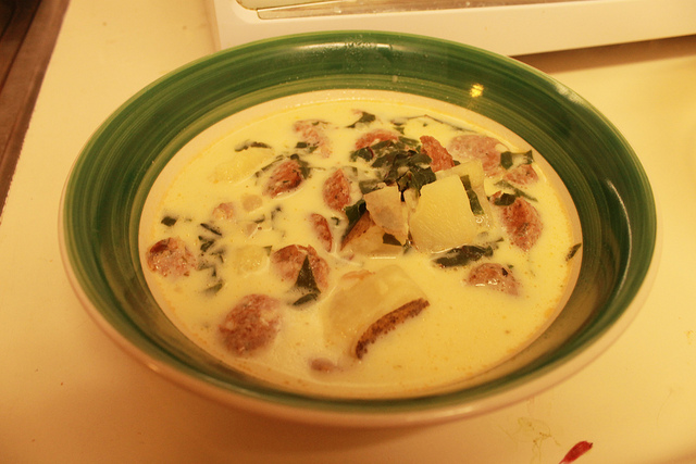 Zuppa Toscana copycat - looks a lot like this recipe