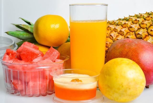 https://pixabay.com/en/fruits-juice-pineapple-mango-465832/