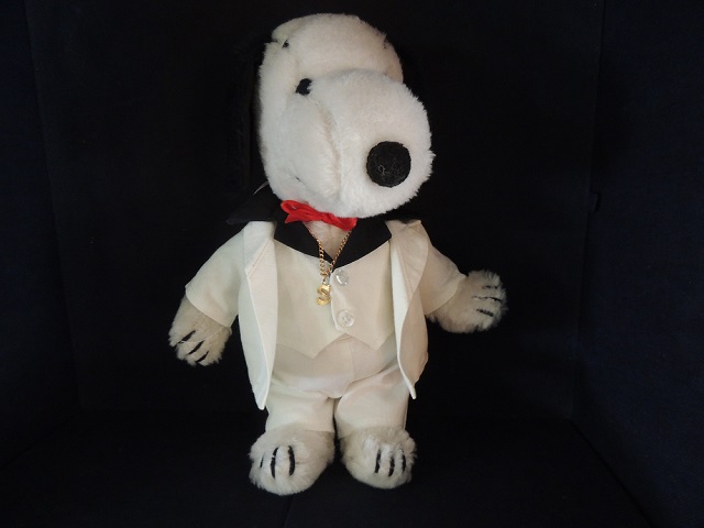 Snoopy, 1978 model in his Saturday Night Fever costume (Anne Daughtry) Photo is mine 