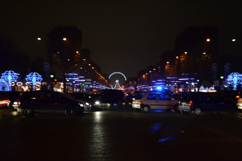 The Champs Elysee&#039;s a week before Christmas - Paris 2011