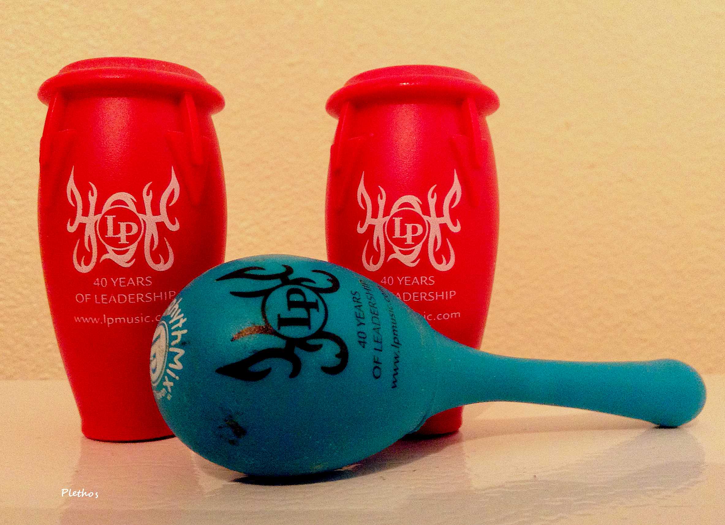 HOLIDAY SHAKERS HOLIDAY SHAKERS