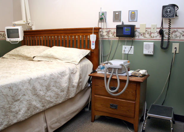 Photo of hospital bed courtesy of morguefile.com