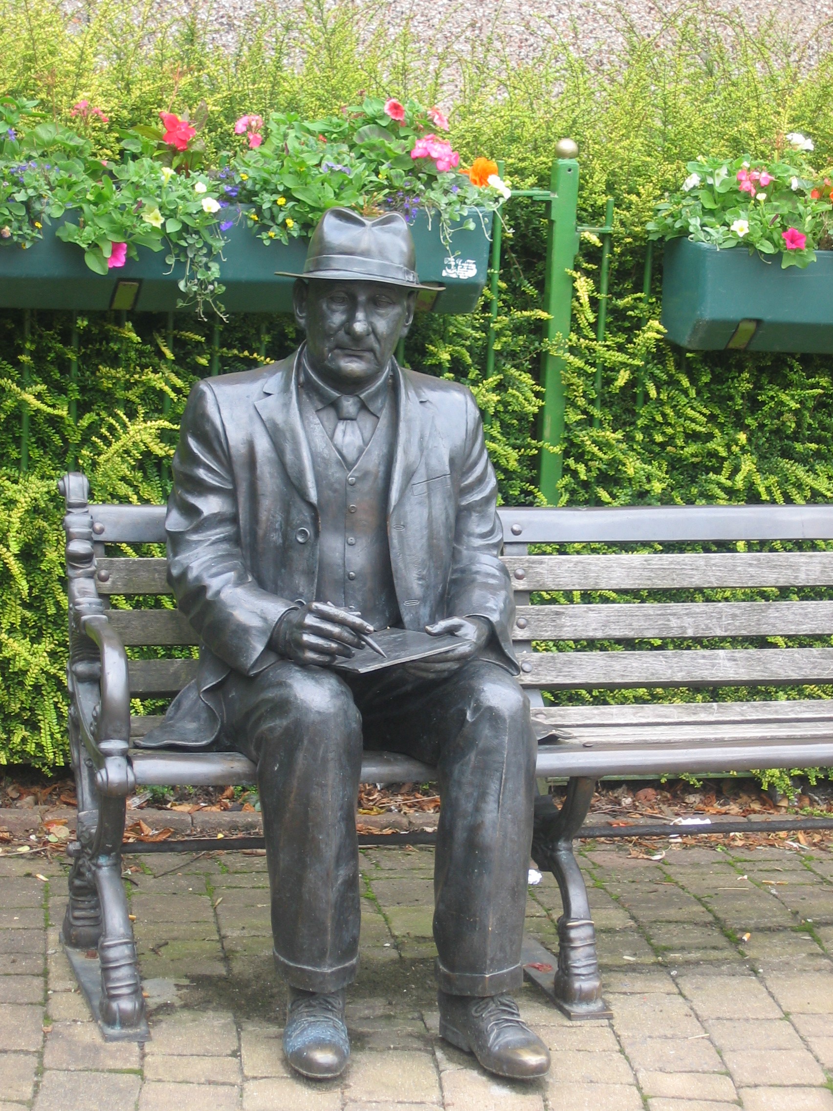 Photo taken by me - The L S Lowry Statue, Mottram, Salford 