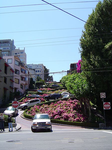https://commons.wikimedia.org/wiki/File:San_Francisco_Crooked_Street.JPG