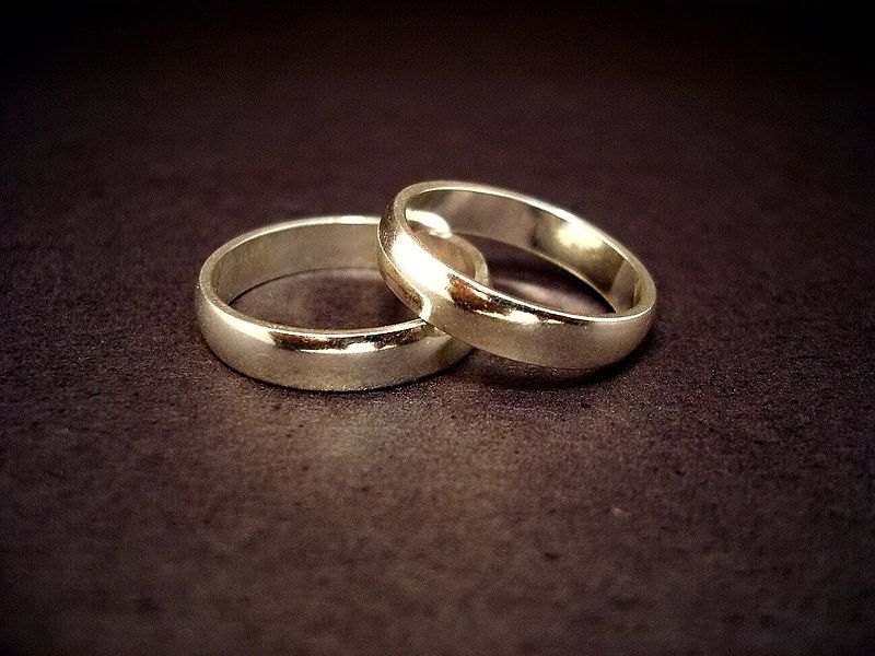 https://commons.wikimedia.org/wiki/File:Wedding_rings.jpg https://commons.wikimedia.org/wiki/File:Wedding_rings.jpg