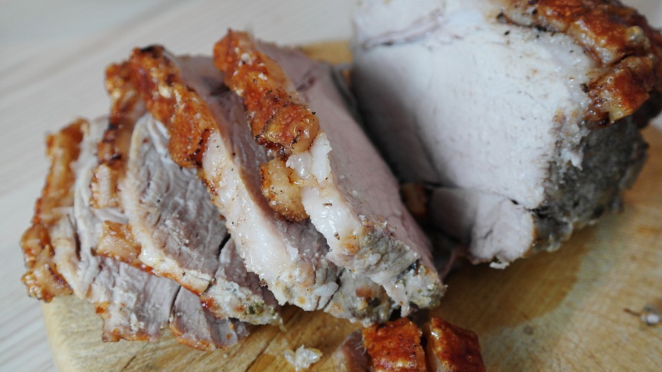 Photo is from https://pixabay.com/en/pig-crust-roast-roast-pork-rind-685280/ . Photo is from https://pixabay.com/en/pig-crust-roast-roast-pork-rind-685280/ .