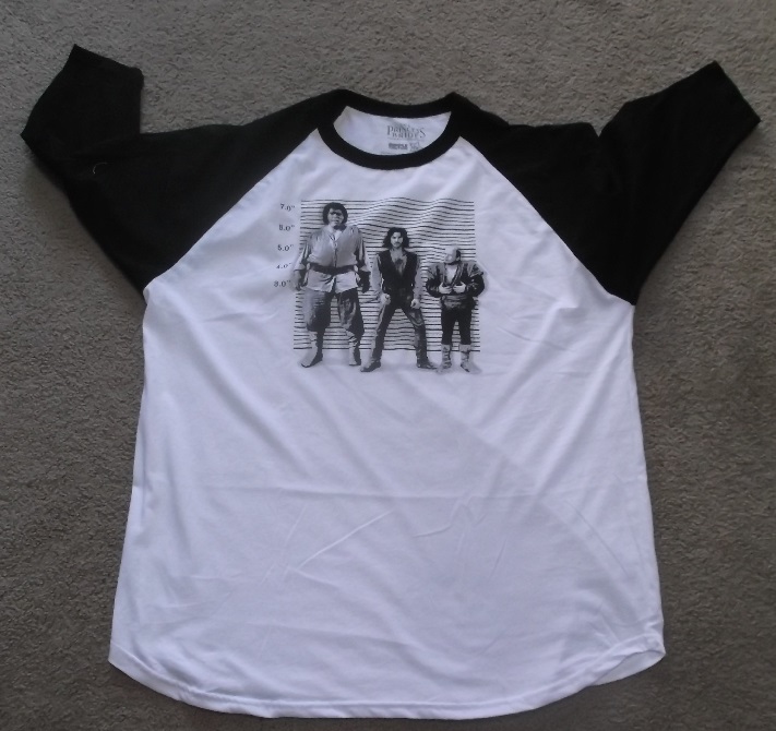 Photo taken by me of a shirt I got today. :) Photo taken by me of a shirt I got today. :)