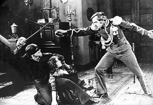 By Cena do filme "A Marca do Zorro" (1920) (www.goldensilents.com/stars/markzorro.jpg) [Public domain], via Wikimedia Commons
