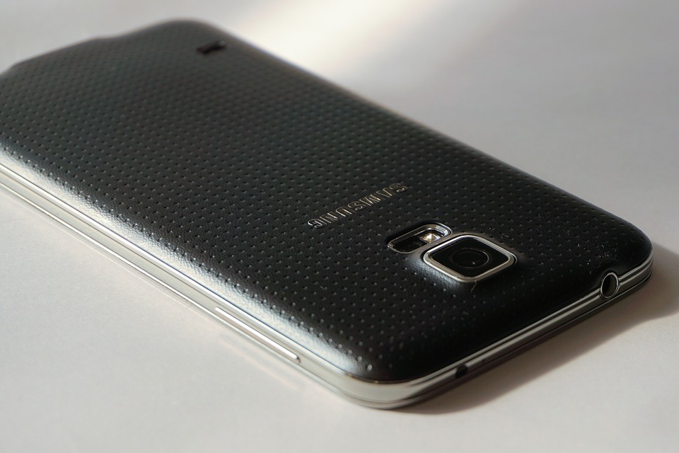 image of Samsung Galaxy S5 courtesy of pixabay free images