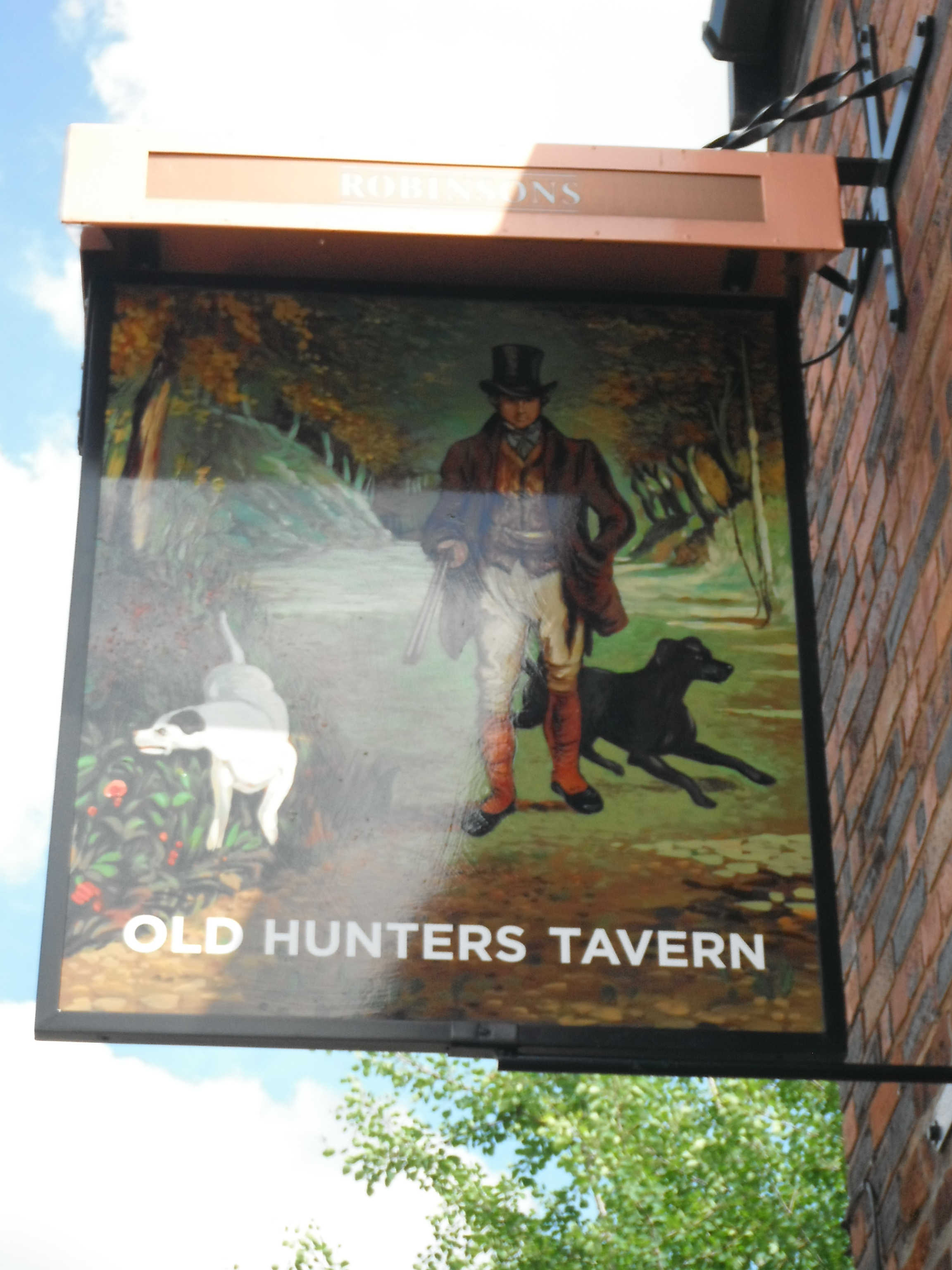 photo taken by me - pub sign for The Old Hunters Tavern – Stalybridge photo taken by me - pub sign for The Old Hunters Tavern – Stalybridge