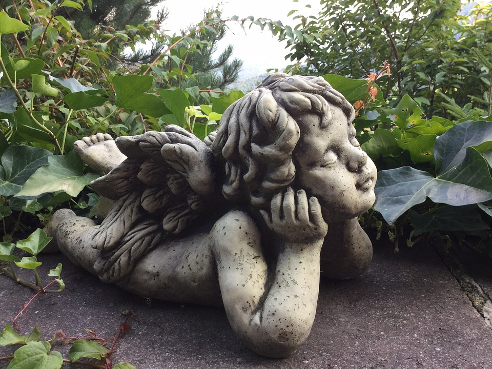https://pixabay.com/en/angel-relaxation-garden-statuette-1503887/