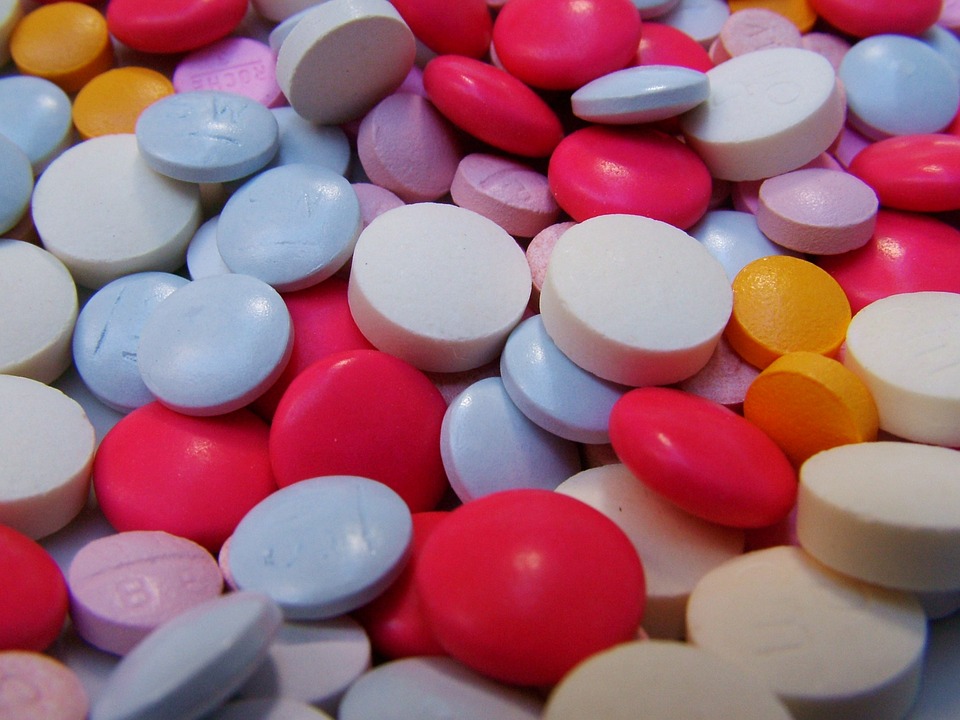 https://pixabay.com/en/health-medicine-tablets-pills-846863/