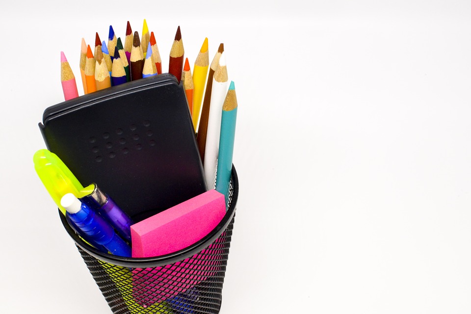 https://pixabay.com/en/back-to-school-school-supplies-953250/