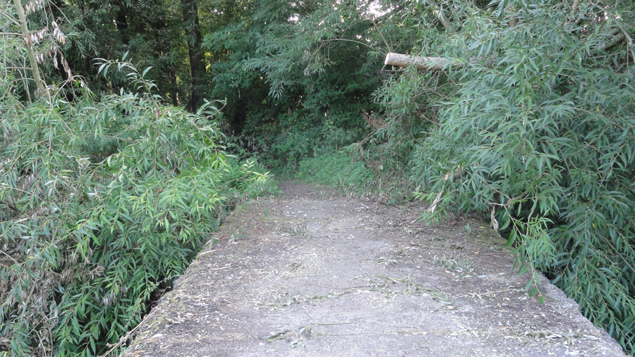 Colne Brook Bridge clear Colne Brook Bridge clear