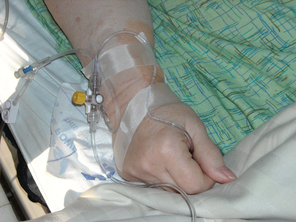 https://pixabay.com/en/intravenous-hand-wrist-hospital-141551/