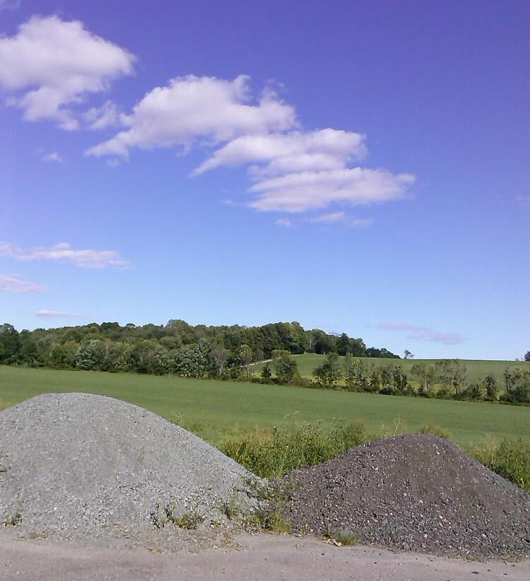 Pretty view from where I sat on a farm yesterday eating my ice cream Pretty view from where I sat on a farm yesterday eating my ice cream