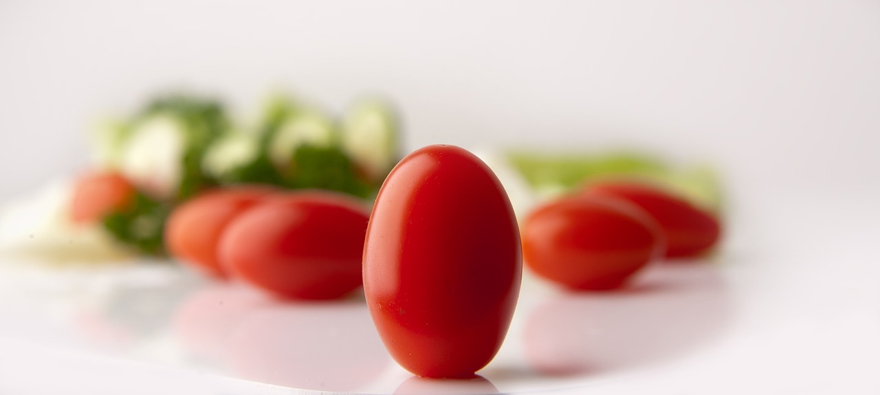 https://pixabay.com/en/tomatoes-grape-tomatoes-salad-646645/