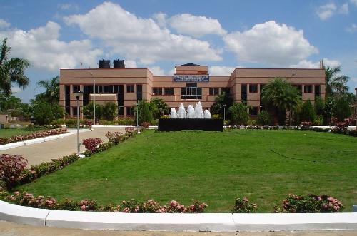 this is my office..... the place I work - This is my office where I work, to be precise the administrative building. Doesnt look great? I love wotking there......