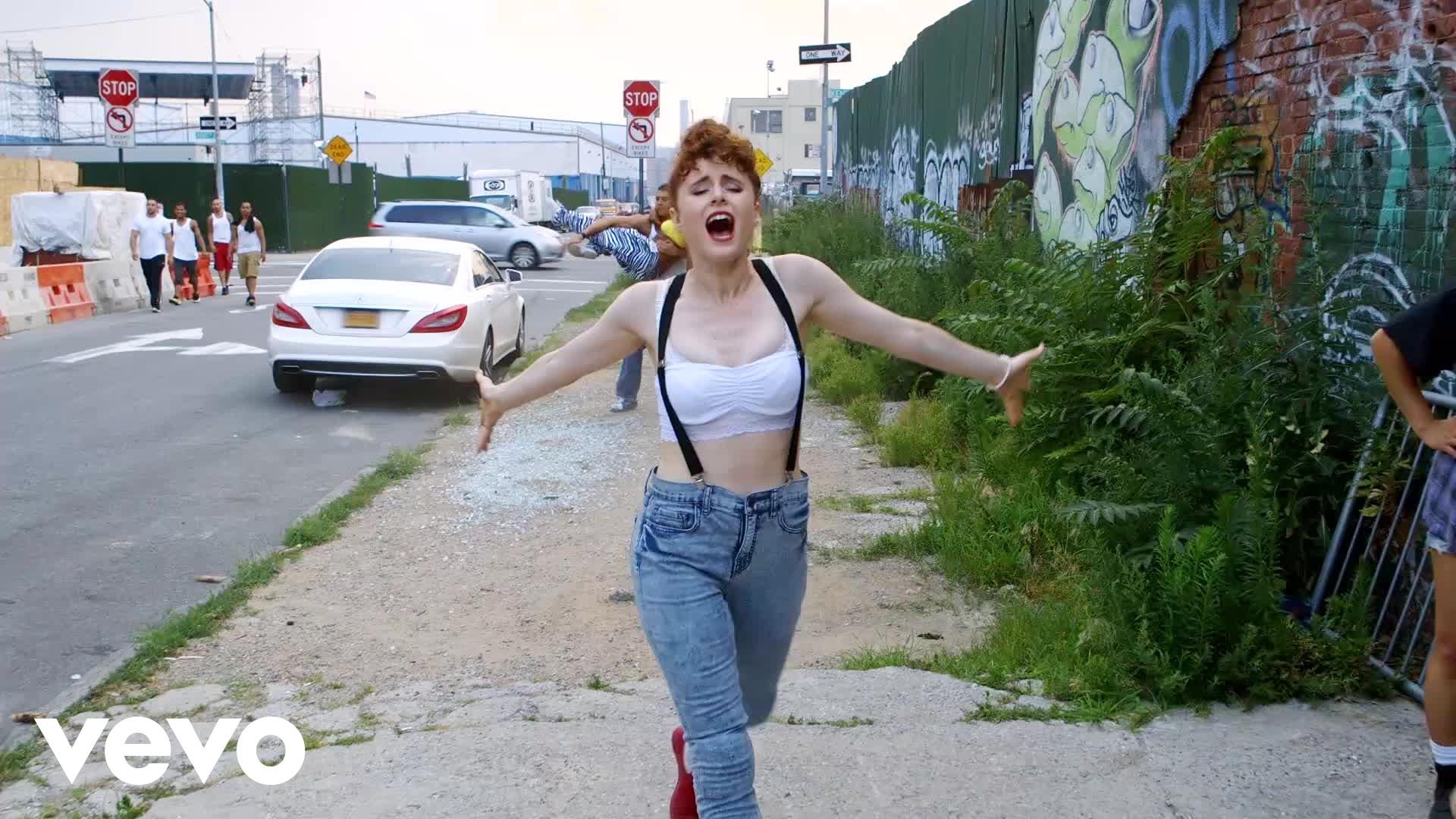 Hideaway full. Кайза Hideaway. Kiesza - Hideaway обложка. Kiesza Hideaway клип. Кайза в клипе.