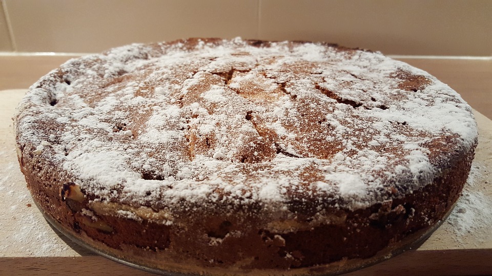 https://pixabay.com/en/cake-pastry-snacks-apple-pie-1290849/