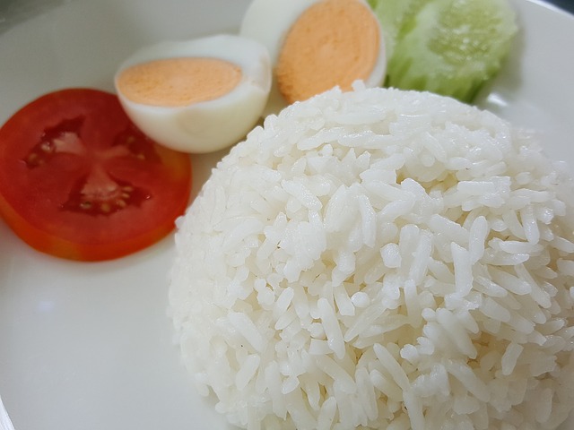 https://pixabay.com/en/rice-dish-food-organic-eating-1451575/