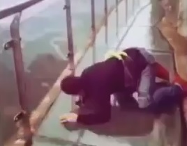 Chinese,tourist,bridge,fear, crawling