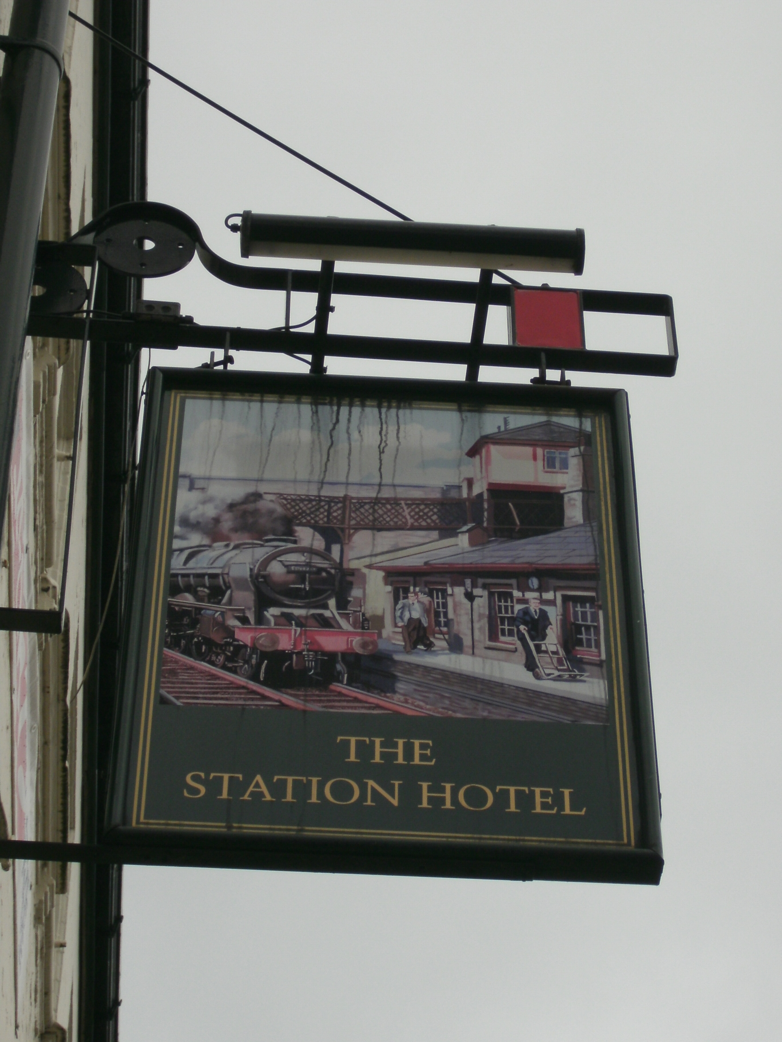 photo taken by me - The Station Hotel pub - Preston railway station photo taken by me - The Station Hotel pub - Preston railway station