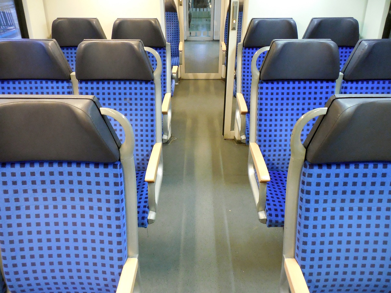 Go Train Travelling