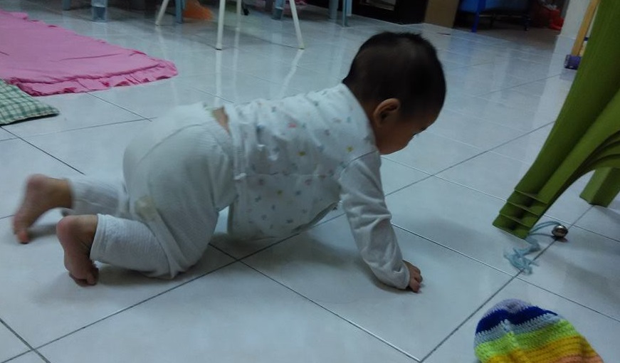 My baby started to crawl