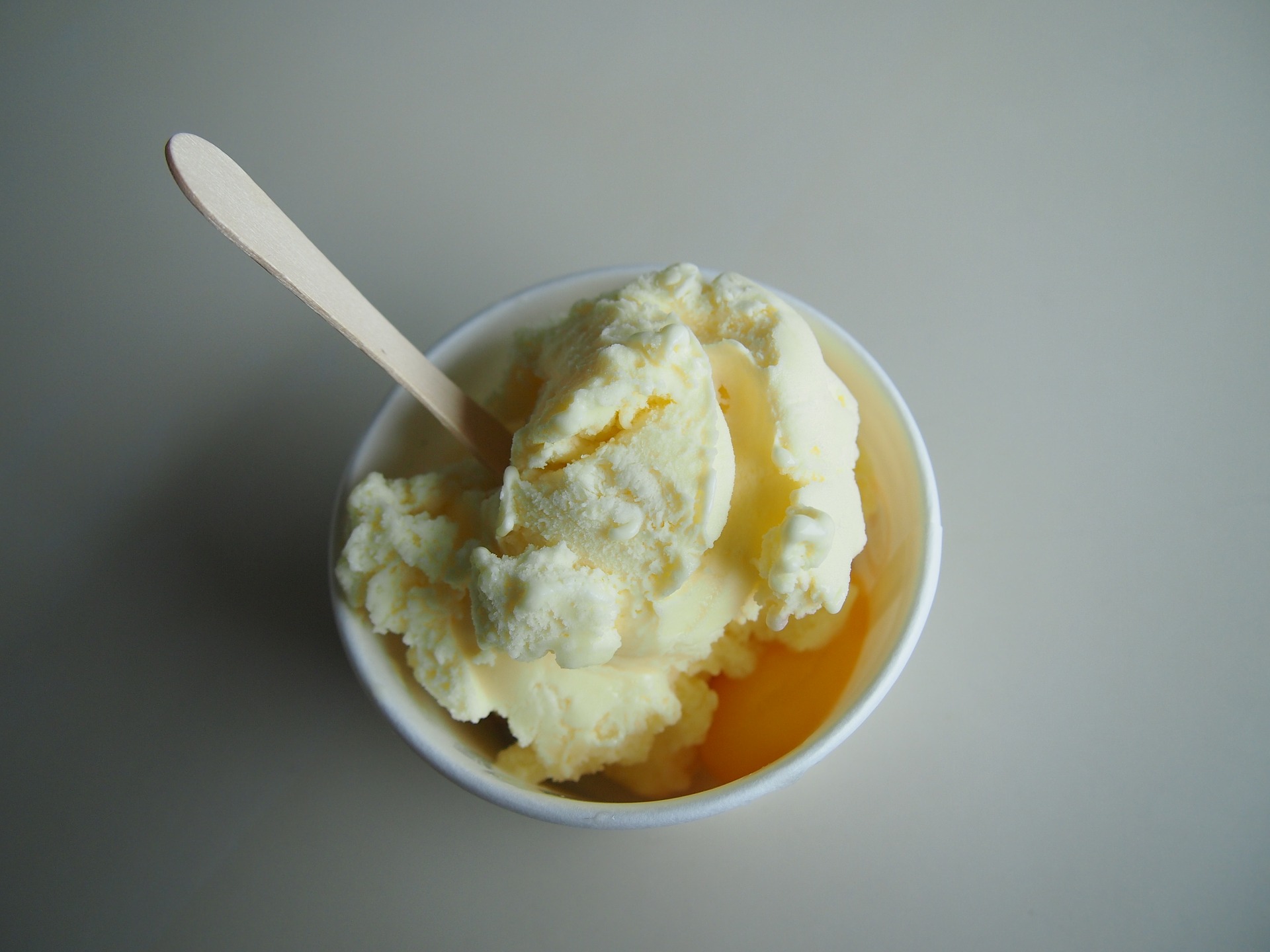 https://pixabay.com/en/may-see-ice-yolk-ice-cream-1694251/ https://pixabay.com/en/may-see-ice-yolk-ice-cream-1694251/