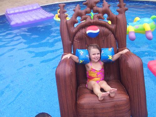 Queen Essey - Essey in the pool