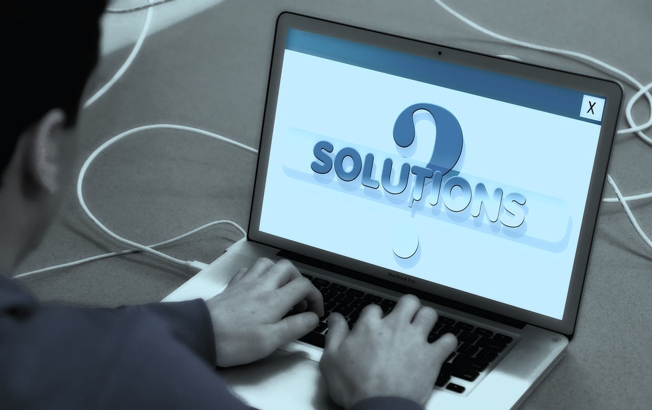 https://pixabay.com/en/laptop-man-leave-keyboard-868818/